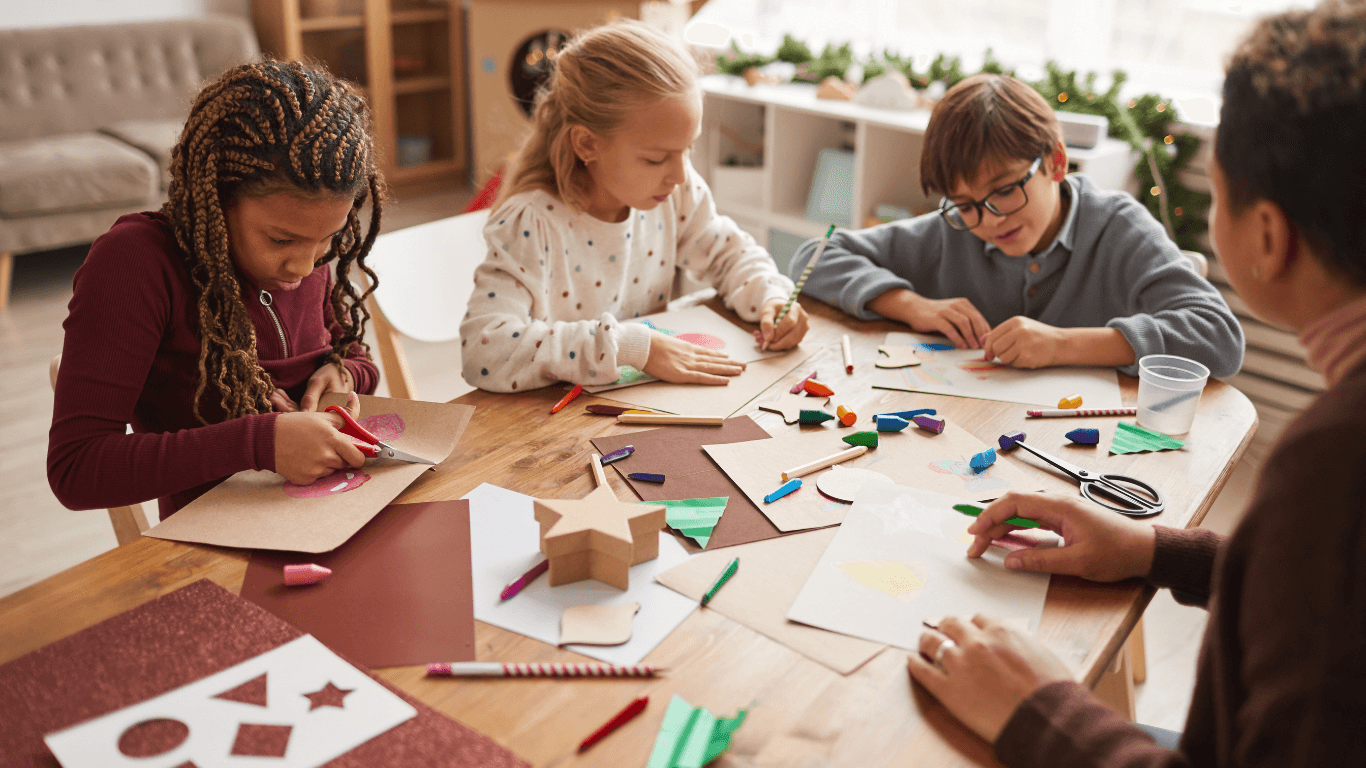 Indoor Spiele Kinder für entspannte und aktive Spielphasen