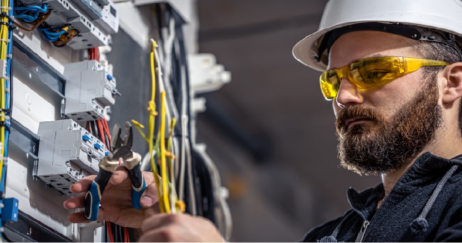 Prüfung elektrischer Anlagen als Teil des vorbeugenden Brandschutzes