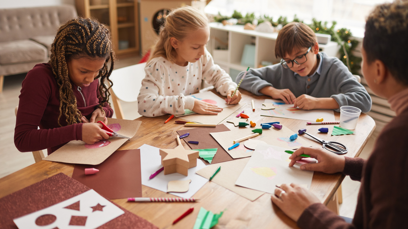 Indoor Spiele Kinder für entspannte und aktive Spielphasen