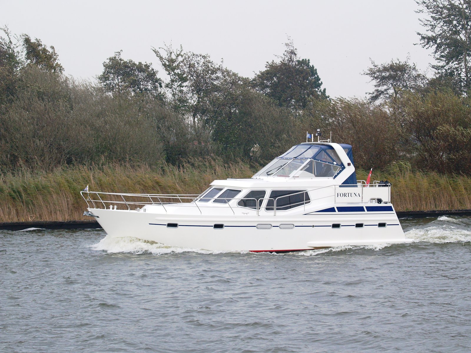 Segel setzen und träumen: Boot Mieten mit Luxus pur