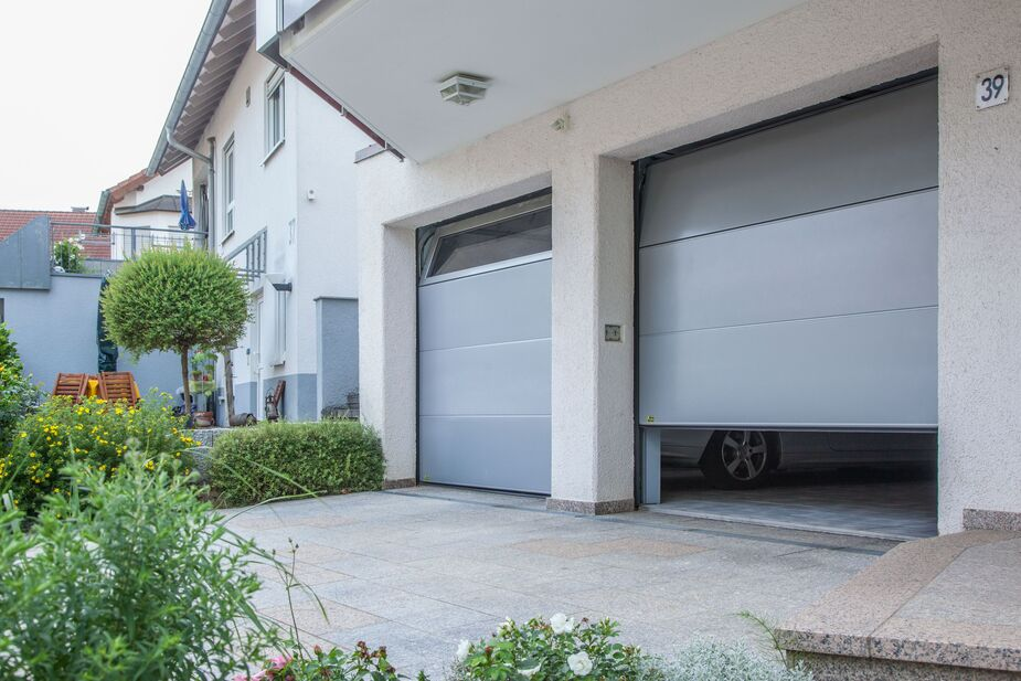 Worauf Sie beim Garagentor-Kauf achten sollten: Ein umfassender Leitfaden